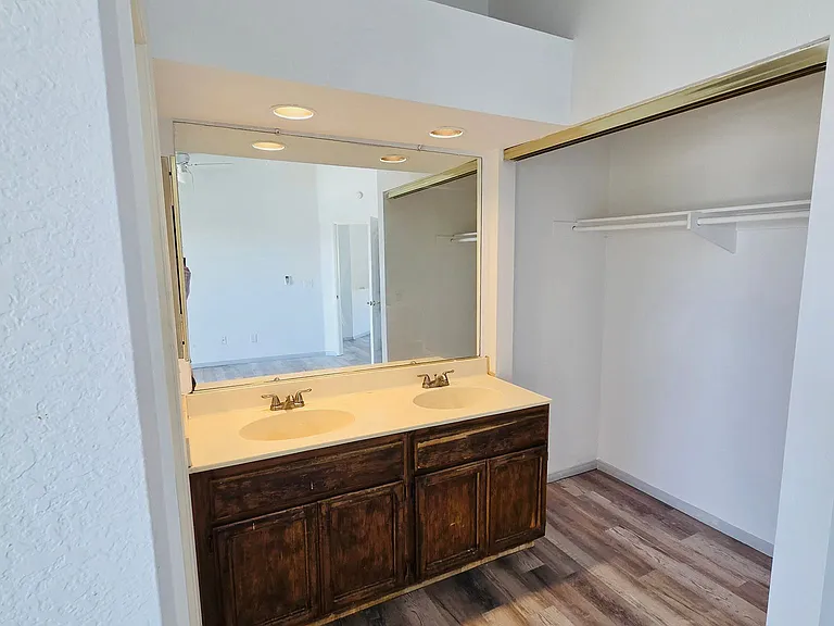 8701 Vista Del Oro Way — Photo 24