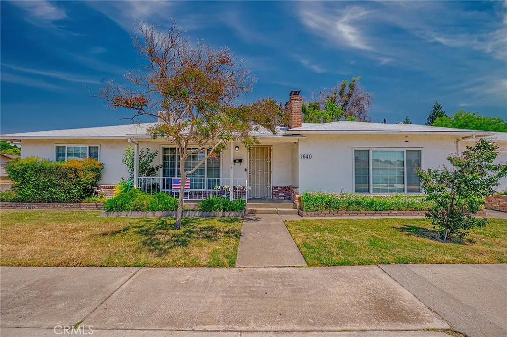 1640 Shirley St photo 1