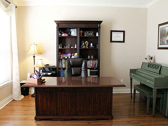 4th image of 6015 Spanish Oak Dr