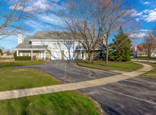 7114 Olde Gatehouse Rd, Tinley Park, IL 60477