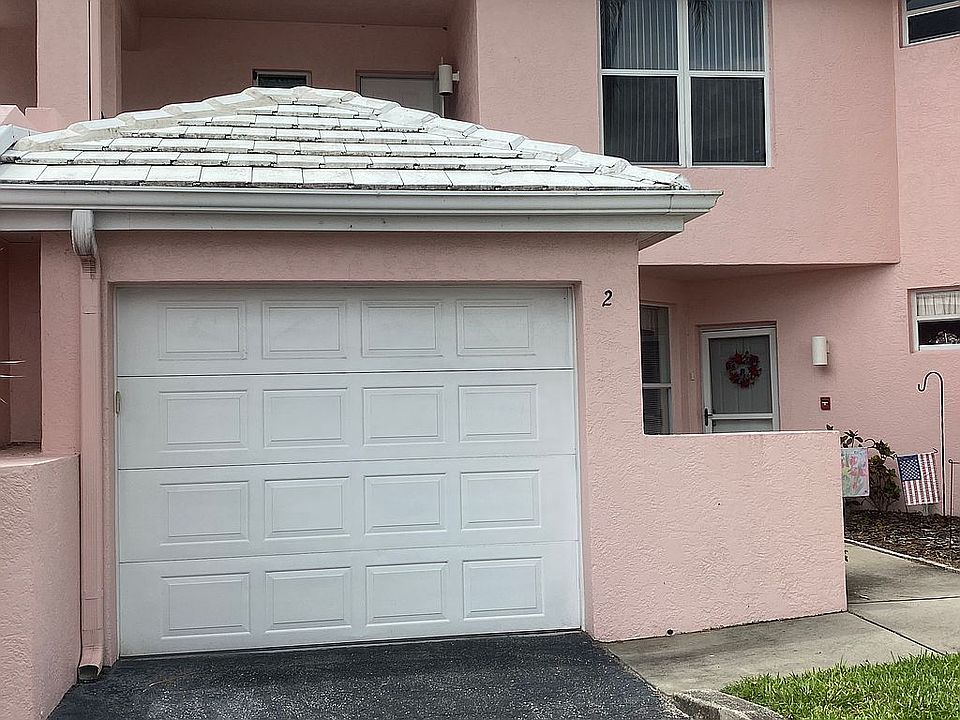 1st image of 4220 Pinebrook Cir APT 2