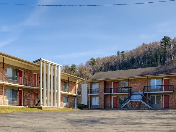 Willow Terrace Apartments