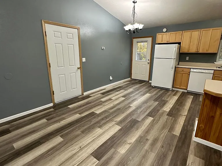 841 Shellinger St — Photo 5