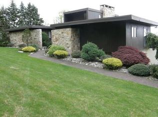 446 Summit Rd, Mountainside, NJ 07092