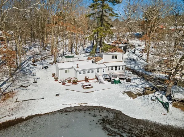 3 Tarklin Pond Dr, North Smithfield, RI 02896