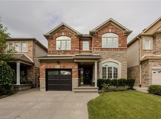 24 Newcastle Ct, Hamilton, ON L8V0A6