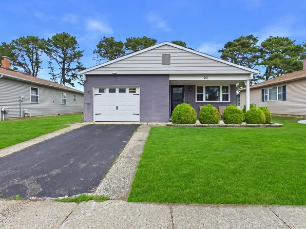 21 Templeton Street, Toms River, NJ 08757