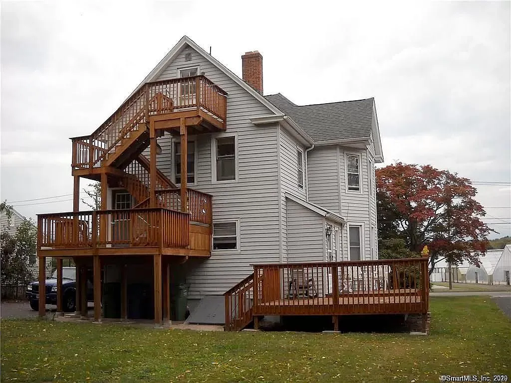 Building Photo - 41 New Ln #3
