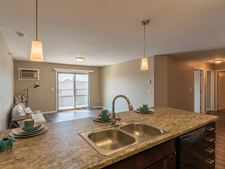Cottage Grove — Photo 36