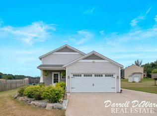378 Green Ridge Dr SE, Caledonia, MI 49316