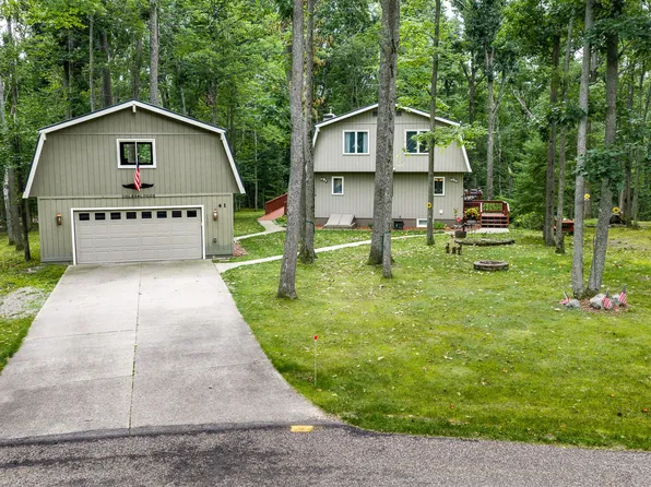 41 Waneta Ct, Gaylord, MI 49735