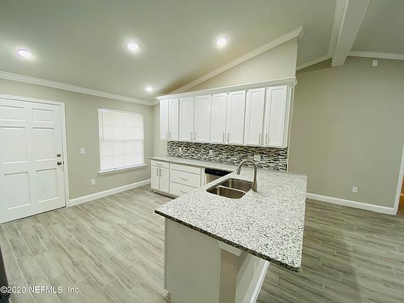 4th image of 3955 Hunters Lake Cir E