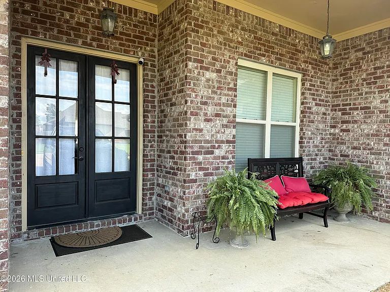 173 Clearview Dr W — Photo 9