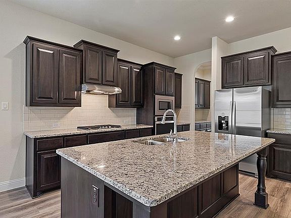 All photos shown here may not depict the specified home & features included are for illustration purposes only