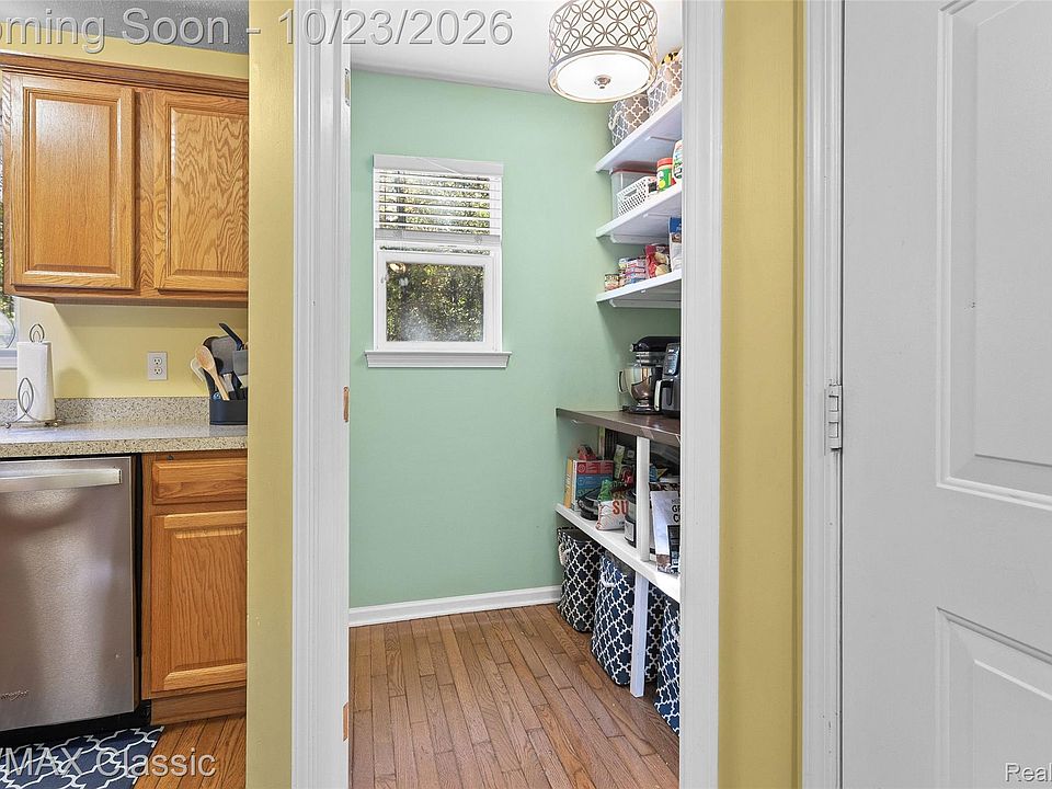 6563 Wedgewood Ct, photo 11