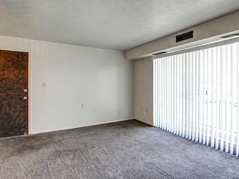 Lake Street Apartments — Photo 18