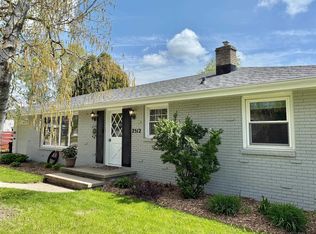 2512 N Division St, Appleton, WI 54911