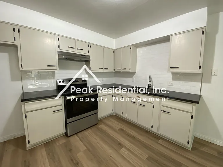 1120 Morton Ct — Photo 12