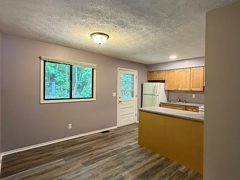 327-329 N Beach Dr #327 — Photo 2