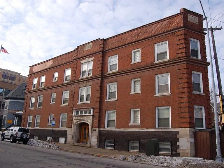 222 N Hamilton St — Photo 1