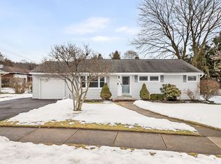 502 Winston Dr, Endwell, NY