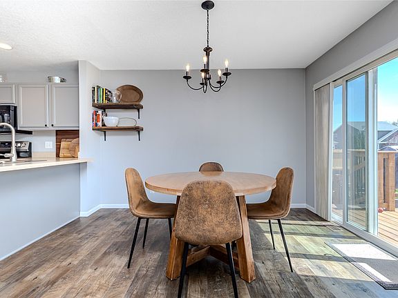 5th image of 6445 SE Sunsplash Dr