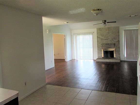 4th image of 2419 Doverglen Dr