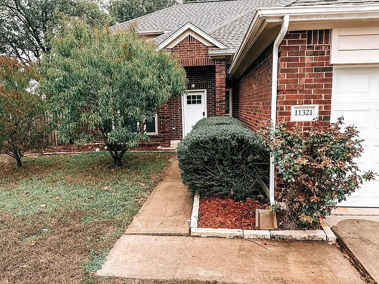 11321 Avering Ln — Photo 26