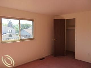 5th image of 19654 Plumwoode Ct N