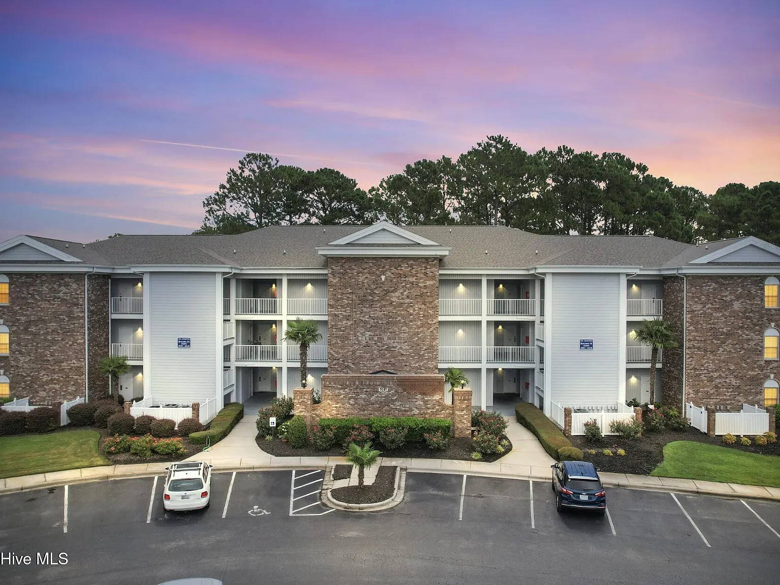 2 bed, 2.0 bath, 1237 sqft, $2,100 — Photo 3