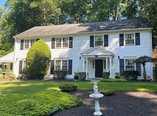 8235 Bradley Blvd, Bethesda, MD 20817