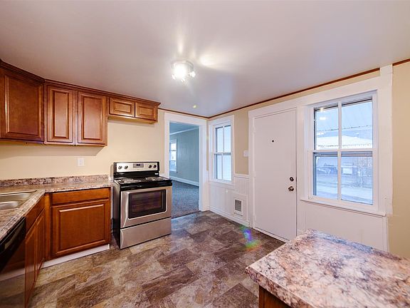 4th image of 1220 W Dalton Ave