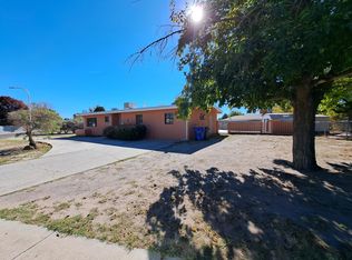 940 Brook Cir, Las Cruces, NM 88001