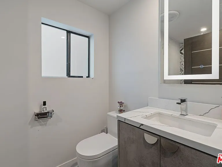 12911 Bluff Creek Dr — Photo 23