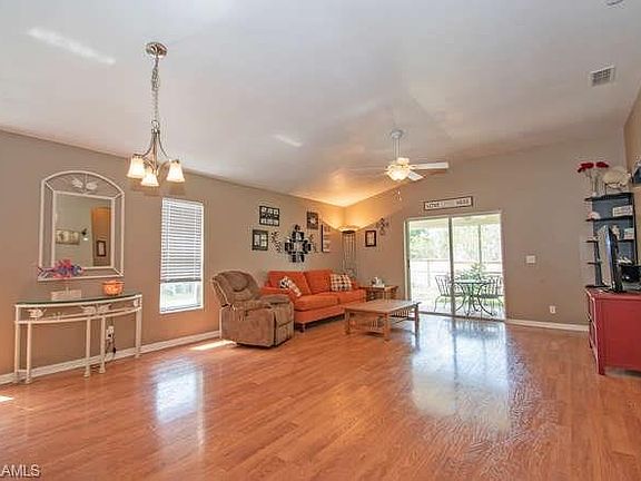 3rd image of 2811 Orange Grove Trl