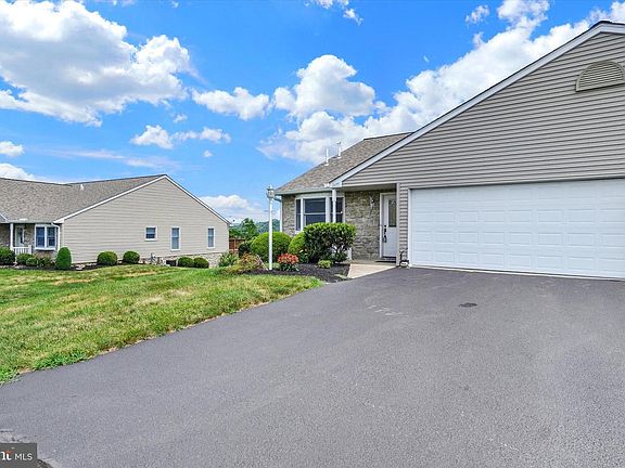 3rd image of 2475 Pin Oak Dr #64