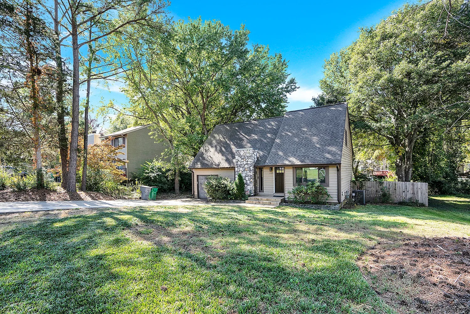 3 bed, 1600 sqft, $5,500 — Photo 3