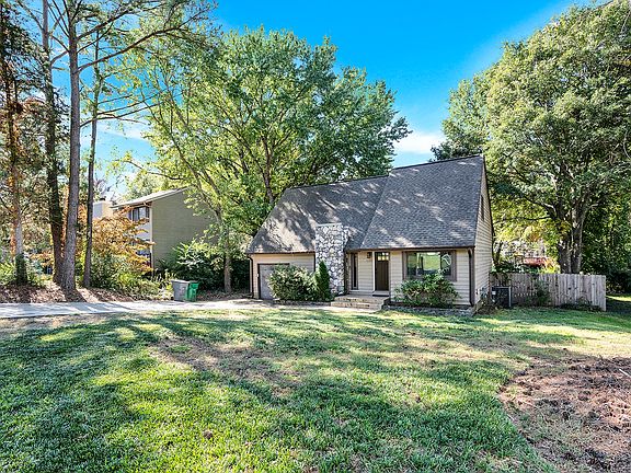 3rd image of 11725 Carmel Lakes Dr