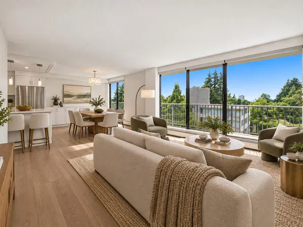 1745 Esquimalt Ave #802, West Vancouver, BC V7V 1R7