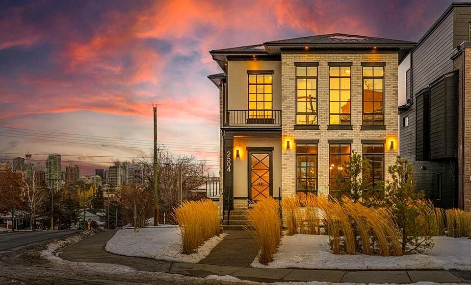 1st image of 2504 W 19a St SW