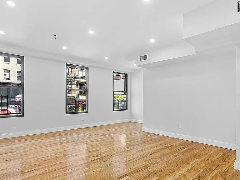 544 6th Ave #2 — Photo 9