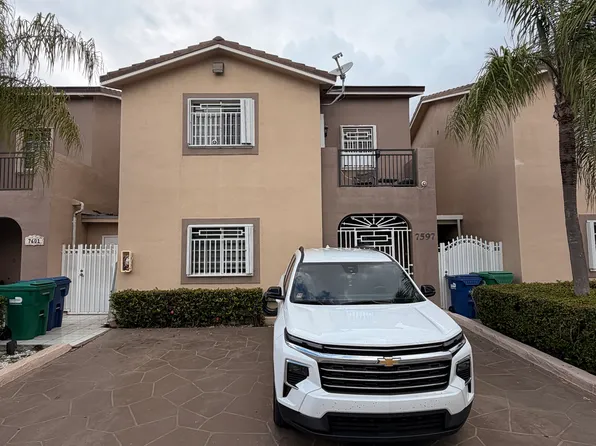 7597 NW 182nd Ter, Hialeah, FL 33015