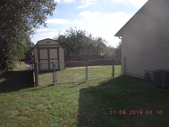 2nd image of 2500 Hammond Ln