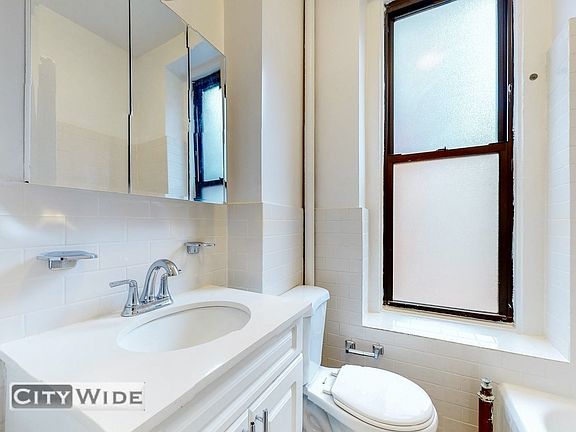4th image of 171 E 88th St #3H