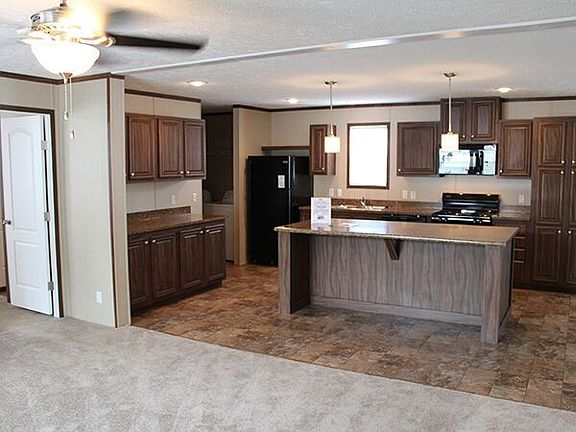 3rd image of 418 Bayberry Dr