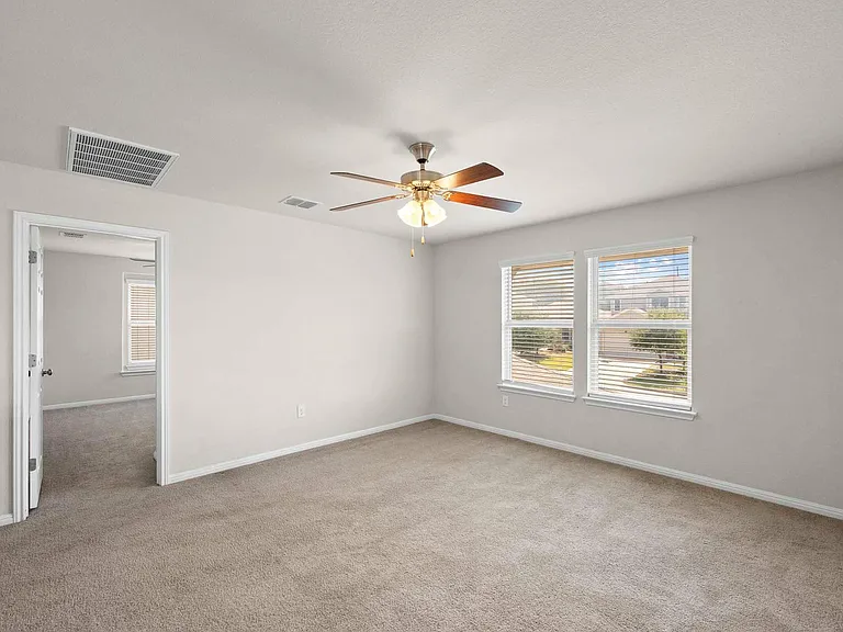 383 Eagle Brook Ln — Photo 22
