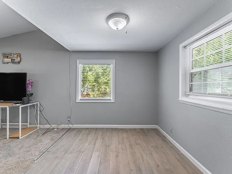 16755 Leisure Loop — Photo 8