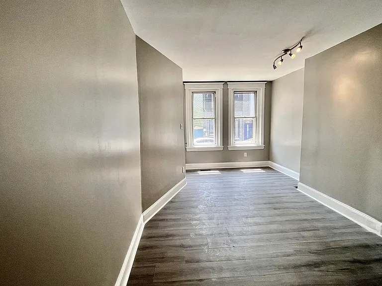 2939 W Master St #A — Photo 4