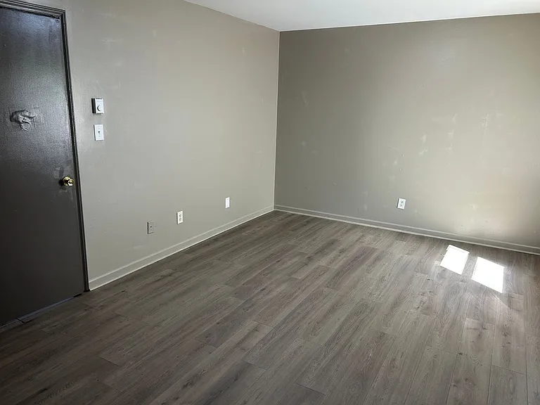 828 Meadow Ridge Ct — Photo 6