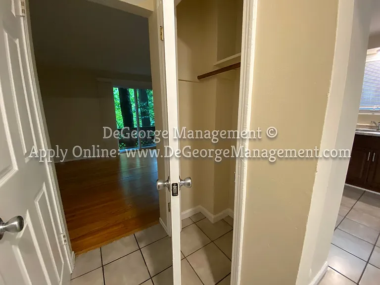 Sterling Square Townhomes — Photo 28